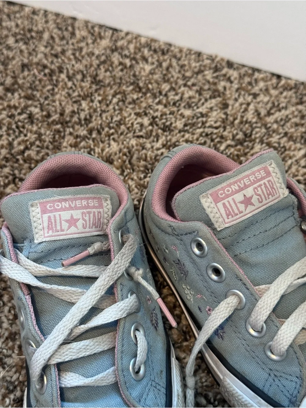 Converse Kids Low-Top Sneakers in Blue and Pink